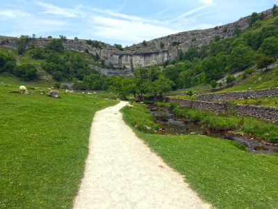 Malham Cove, Yorkshire © www.nationaltrails.co.uk